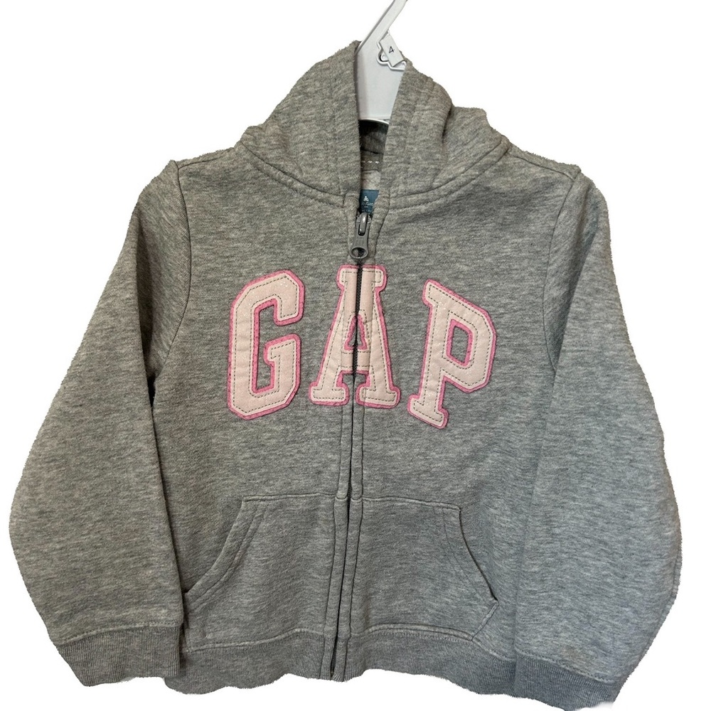 GAP girls zip hoodie. Gray. 4 years. Girl Gap logo front zipper and pockets